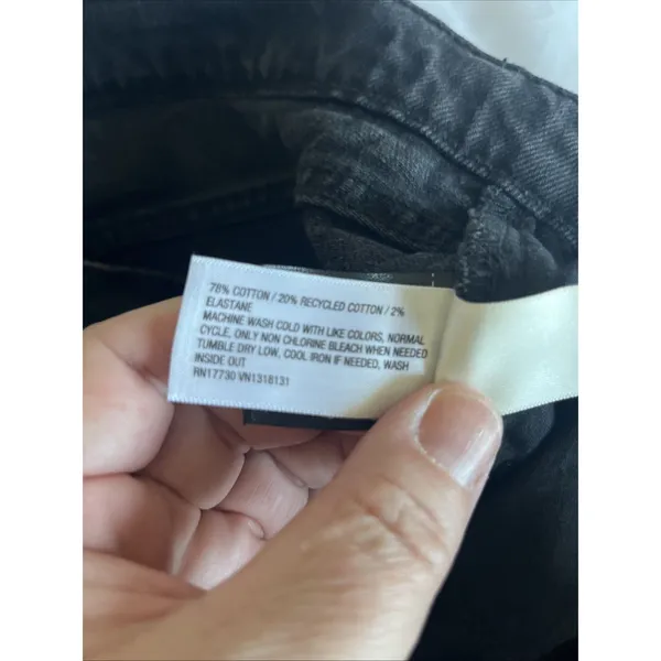 Universal Threads Women's High Rise Flare Jeans Size 12 Black - Image 4