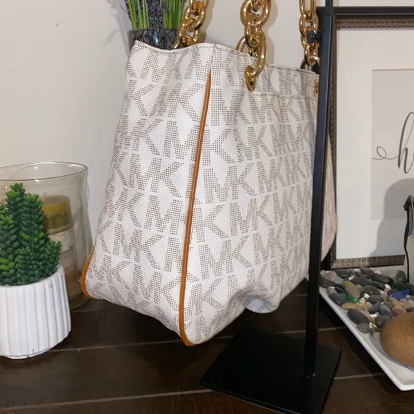 Michael Kors Signature MK Vanilla Acorn Fulton Chain Leather Tote EUC - Image 7