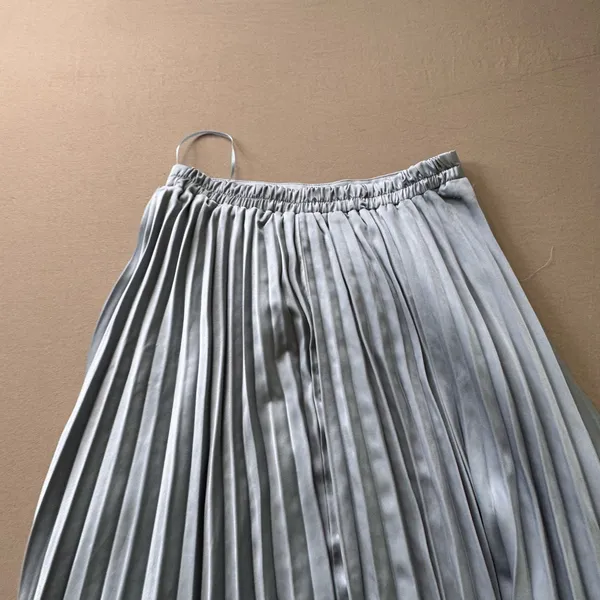 Lucy Paris Rose Metallic Pleated Midi Skirt - Image 7