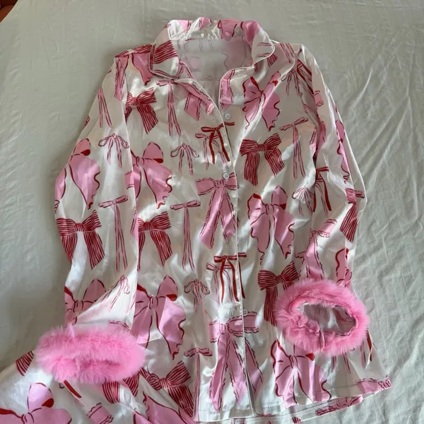 Women's Two Piece Silky Pink Long Sleeve and Pant Pajamas Size M #260259 - Image 3