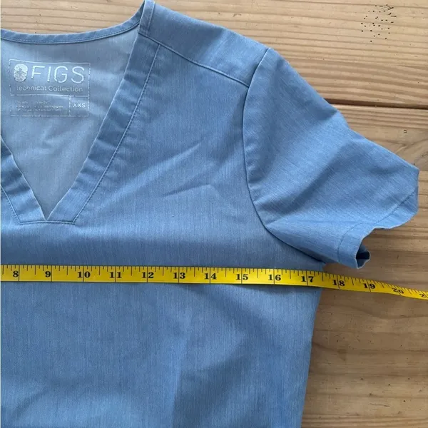 FIGS Scrub Top XXS Light Blue V-Neck Technical Collection Short Sleeve Pockets - Image 5