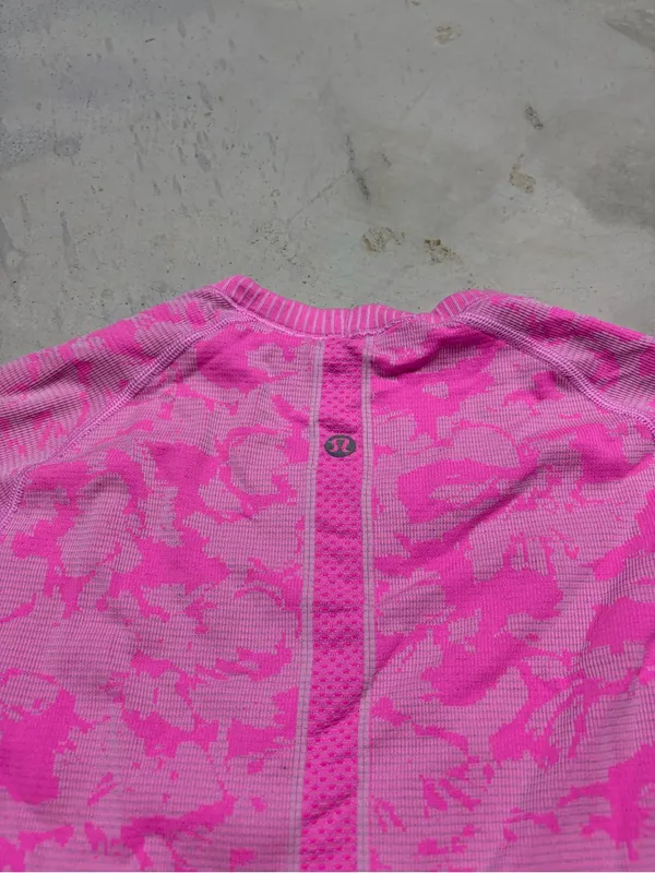 Lululemon swiftly tech Women's Seamless Long-Sleeve Active Top Bright Pink 4 - Image 10