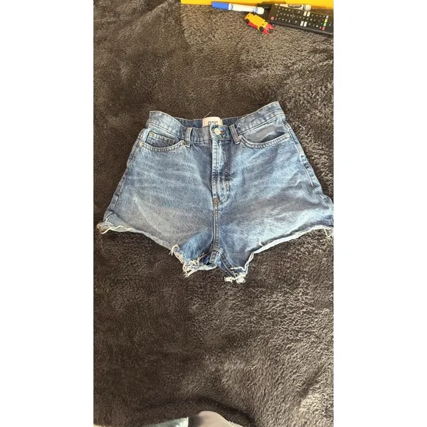 BDG Urban Outfitters A-Line Shorts Light Wash, High Rise, Womens Size 27 - Image 3