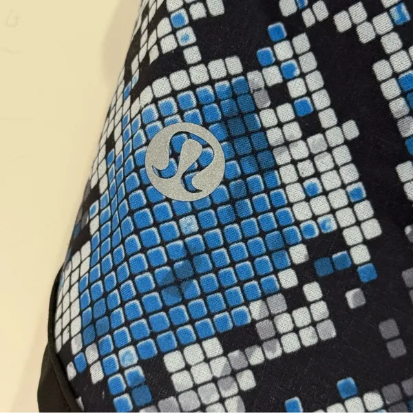Lululemon Run Speed Short Mini Ziggy Snake Caspian Blue Size 2 Running Sporty - Image 7