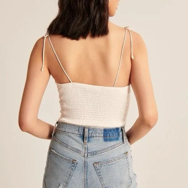 ✨Abercrombie & Fitch White Tie Strap V-Neck Sz Large Cami Top✨ - Image 4