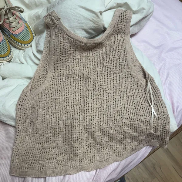 Women’s knit top Tan Size L - Image 3