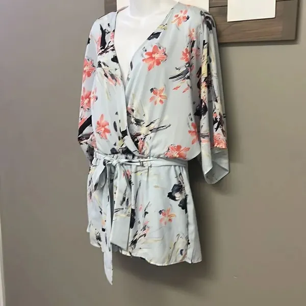 Lulus Pastel Floral V-Neck Flowy Sleeves Romper with Removable Belt- Large - Image 4
