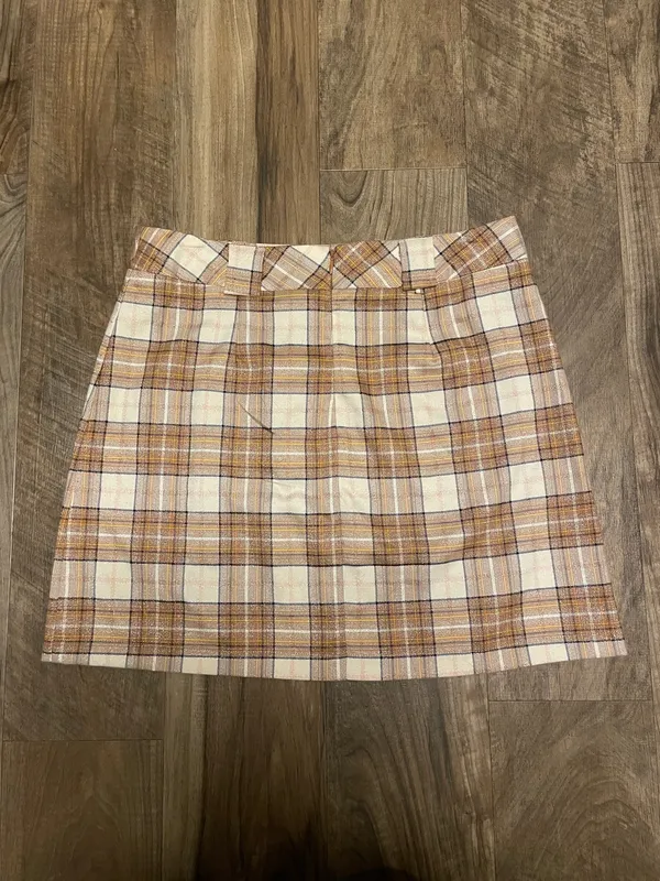 Sans Souci Lurex Plaid Mini Skirt with Front Slit - Beige & Cream Size Medium - Image 7