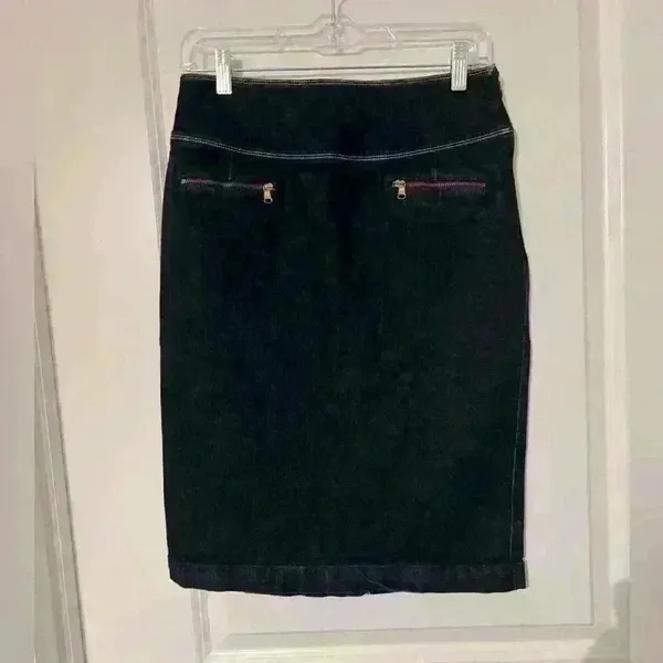 Lauren Ralph Lauren Pencil Denim Skirt with Zipped Pockets. Size 4. - Image 2