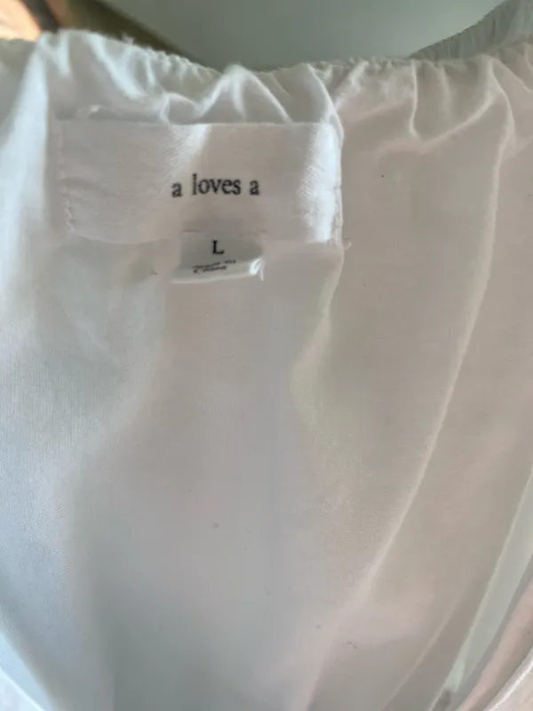 A Loves A Dress - Image 3