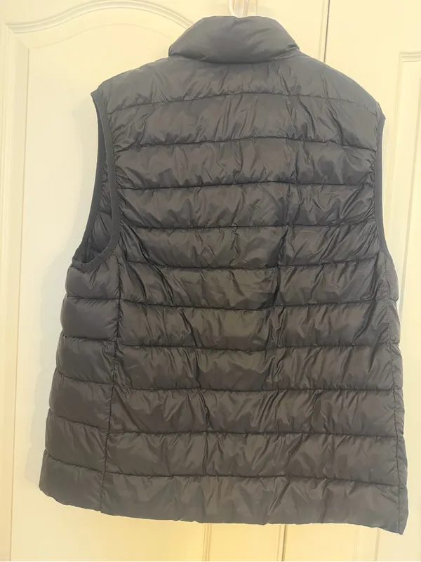 H&M Women’s Black Quilted Puffer lightweight Vest - Sleeveless Packable Layer - Image 2