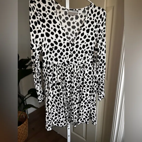 ASOS Dalmatian Spot Print Babydoll Dress Long Sleeve V Neck NWOT Womens 4 - Image 2