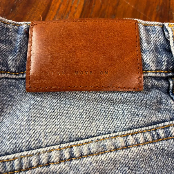 Zara High Waist Distressed Denim Shorts‎ Light Wash Blue Size 2 Raw Hem Cut Offs - Image 4