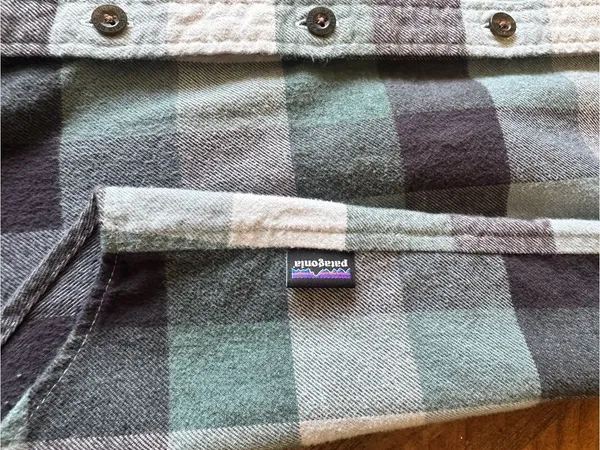 Patagonia women's Mint & Dark Green Plaid Button-Down Shirt - Image 4