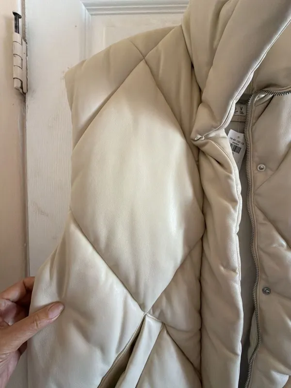 Abercrombie & Fitch Oversized Vegan Leather Quilted Puffer Vest - Image 5