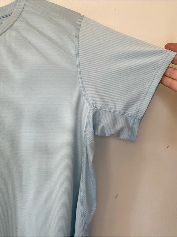 HOKA Women’s Performance Short Sleeve Top T-Shirt Light Blue Sz XL - Image 8
