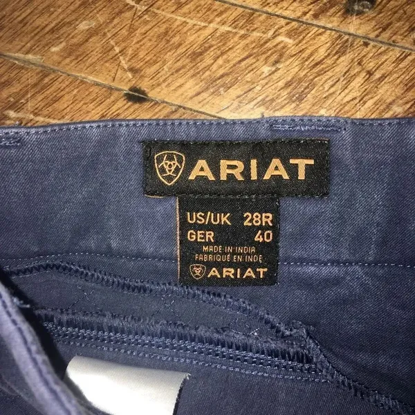 Ariat suede patch navy cropped size 28R Heritage pants - Image 4