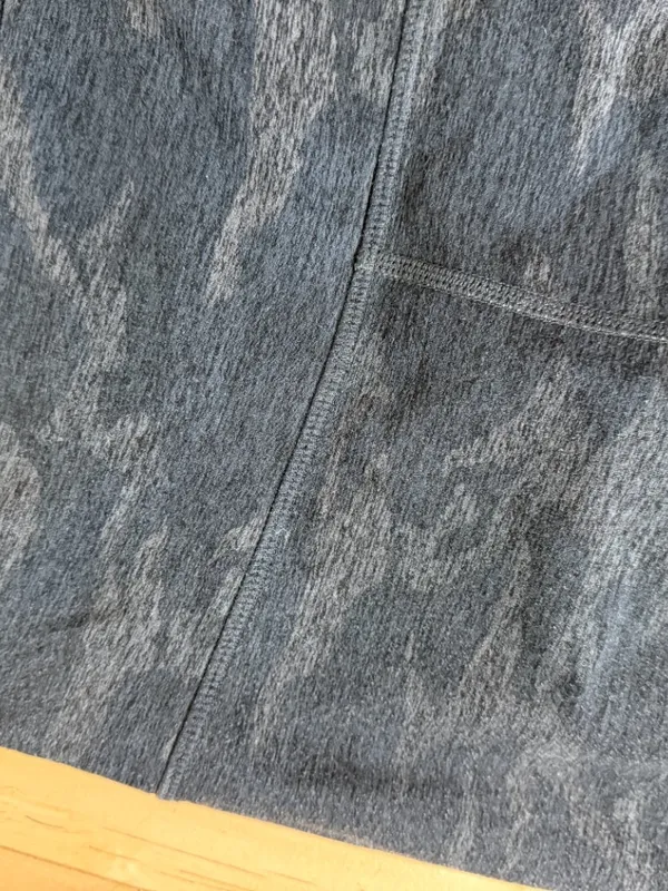 Vuori Clean Elevation Leggings Charcoal Black Camouflage Print Size - Image 2