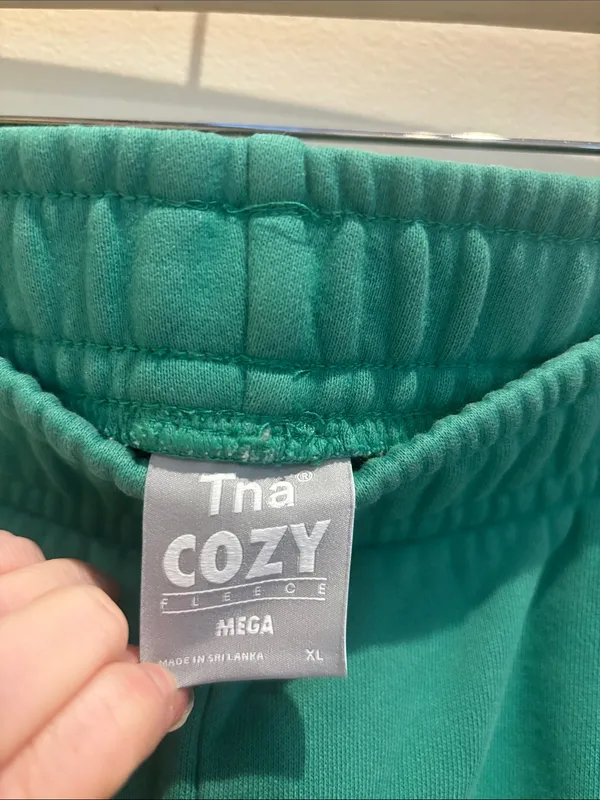 Aritzia Tna Cargo Sweatpants Green Comfy Fleece Size XL - Image 4