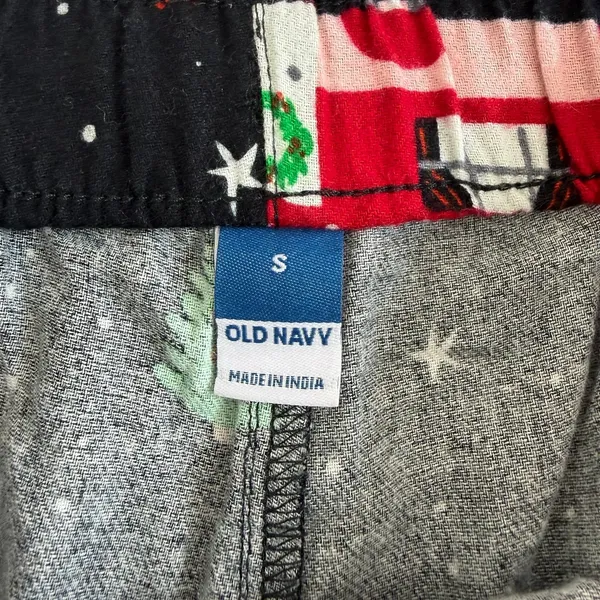 Old Navy black‎ Christmas holiday pull on drawstring fleece pajama shorts small - Image 4
