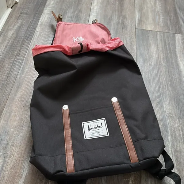 Herschel Black Backpack - Image 2