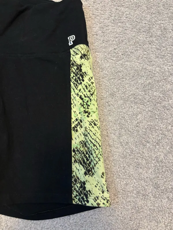 Victoria's Secret PINK Black and Neon Green Snake Print Biker Shorts - Image 2