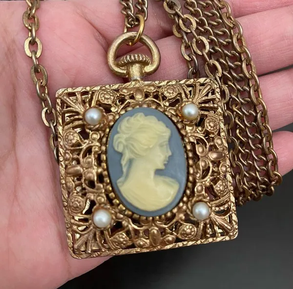 Vintage Unsigned Victorian Lady Cameo Pendant Necklace - Image 14