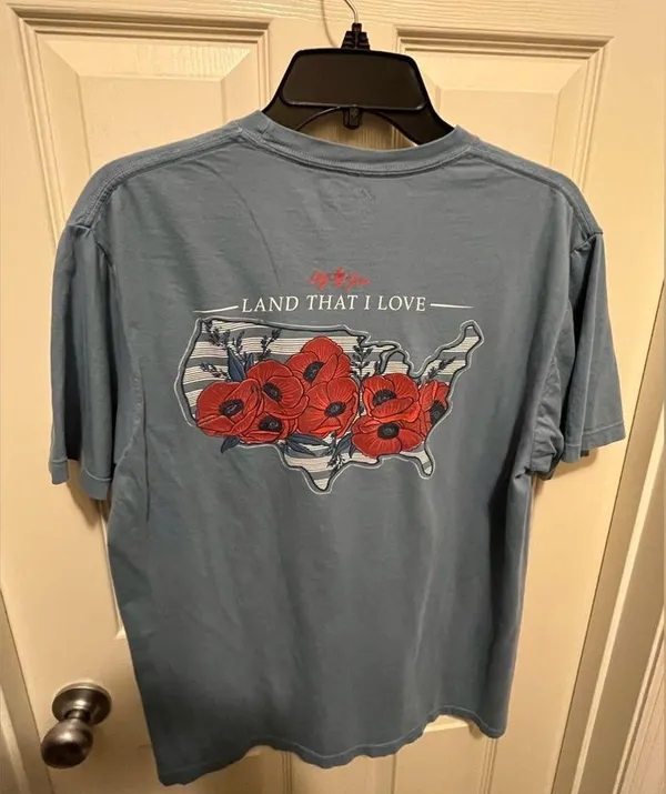 Lily Grace Tshirt. Size Medium. - Image 4