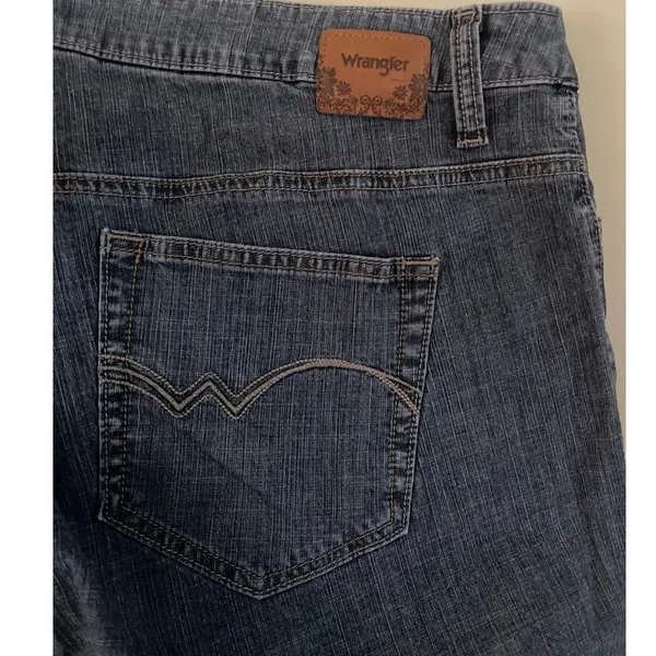 Wrangler Bootcut Blue Rinsed Distressed Denim Jeans Women’s 18 Long Loose stitch - Image 2
