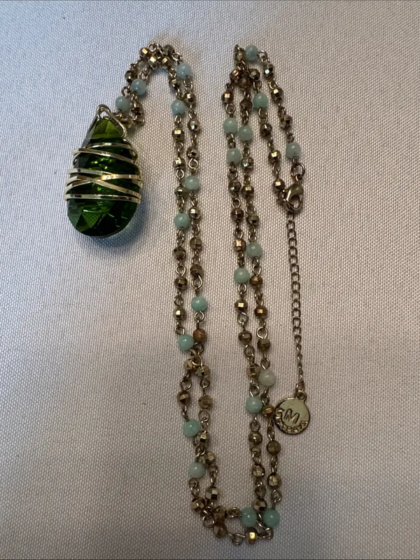 Gold-Wrapped Olive Green Teardrop Pendant Necklace - Image 2