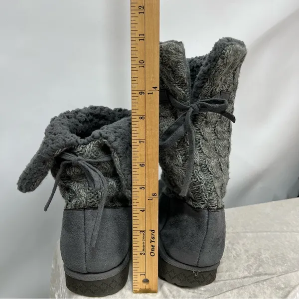 Mul Luks size 10 Grey Knit Women's sweater Boots pull on winter comfy casual - Image 3