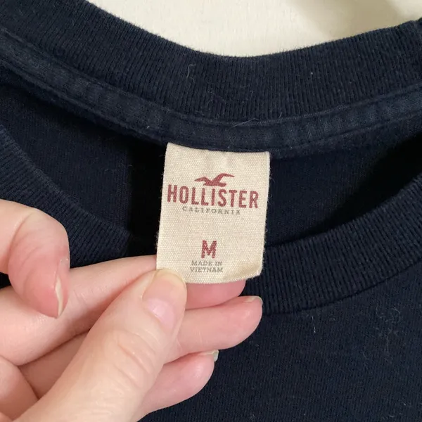 *Hollister Navy with Yellow “Hollister, Surf Hunters” Medium Shirt #MBG - Image 2