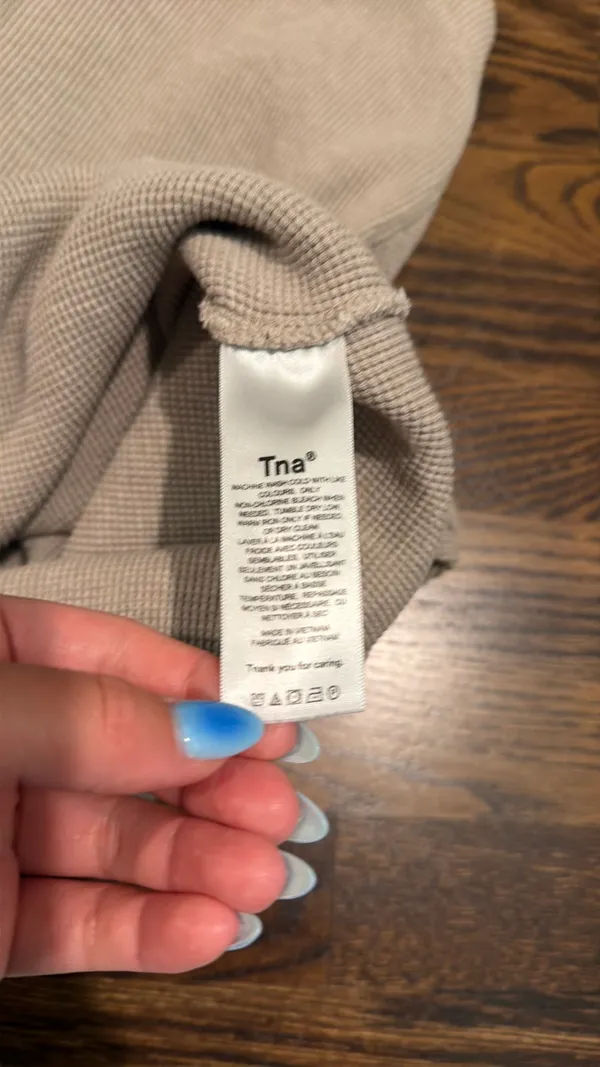Aritzia TNA Hoodie - Image 5