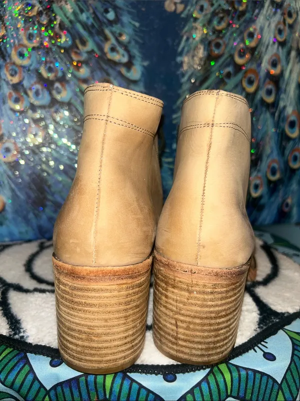 DV by Dolce Vita Taupe Lace-Up Leather Ankle Boots Size 8 - Image 5