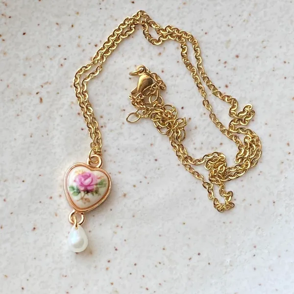 Handmade cottage fairy antique style heart rose necklace🌹🩵 - Image 6