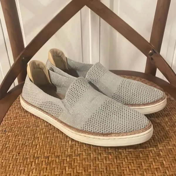 Ugg Sammy grey metallic loafer flats size 9.5 - Image 4