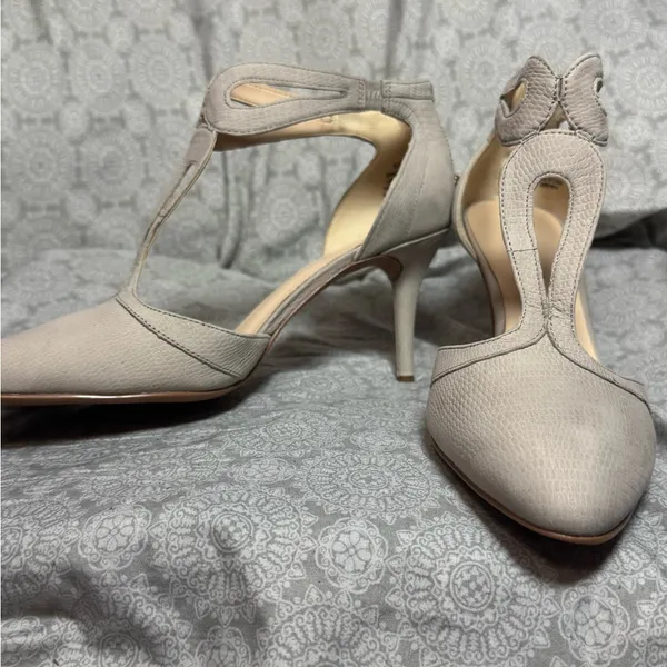 Nine West Beige Suede Block Heel Sandals - Image 4