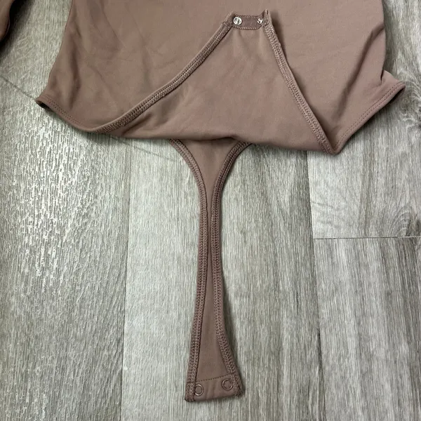 Babaton Light Brown Longsleeve Bodysuit Fitted Contour Aritzia Size Small - Image 5