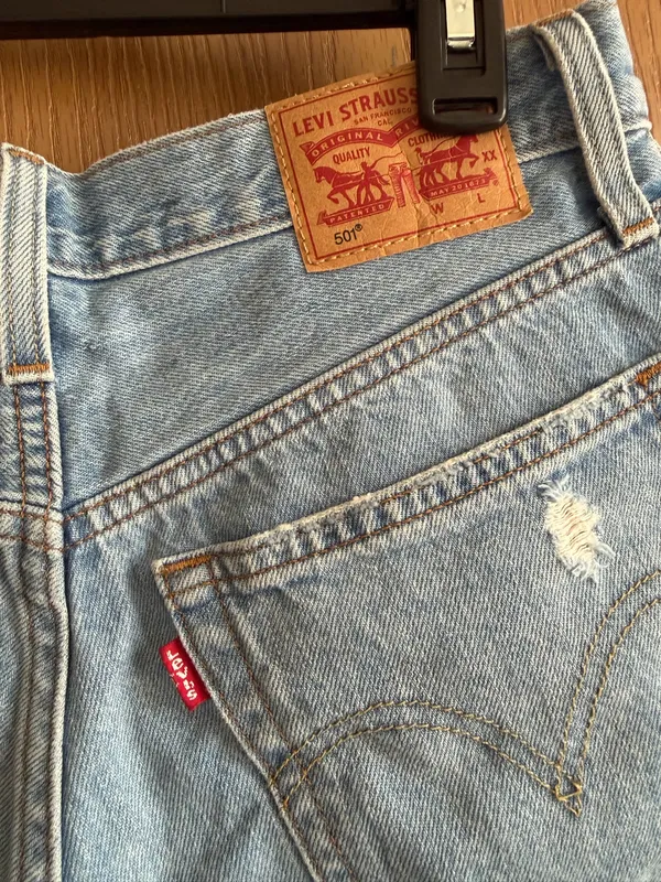 Levi’s 501 Denim Shorts 26 - Image 2