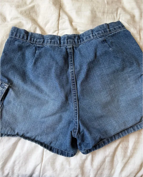 Old Navy cargo shorts - Image 2