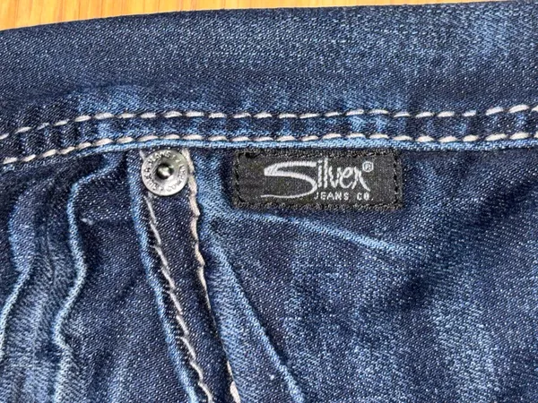 Silver Jeans Co Suki Slim Boot Women’s Size 31x35 Tall Dark Wash Embroidered - Image 9