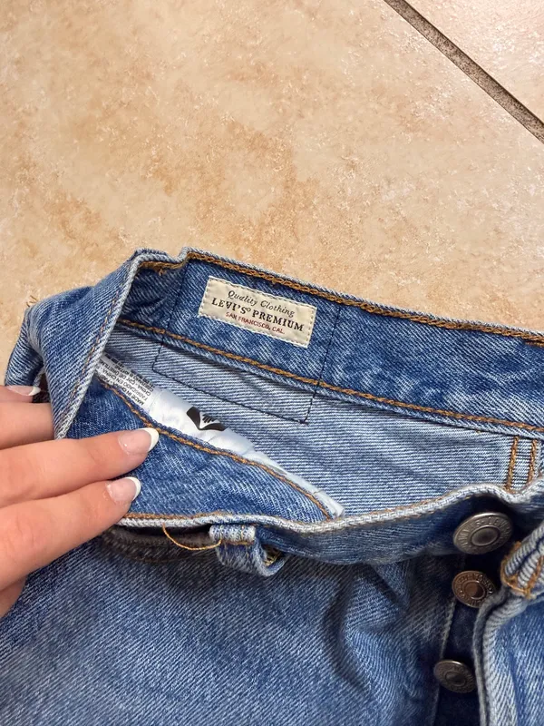 Levi’s 501 Denim Shorts - Image 3
