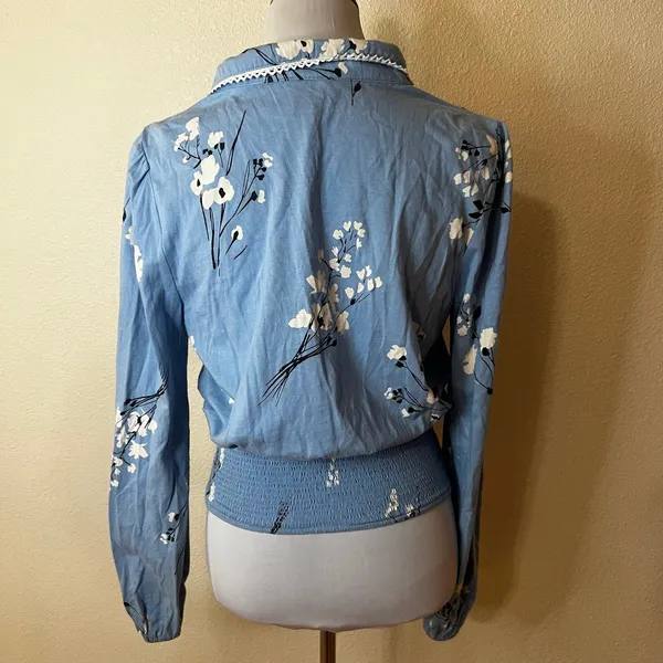 Maeve | Anthropologie light blue floral smocked long sleeve blouse top WOMENS M - Image 5