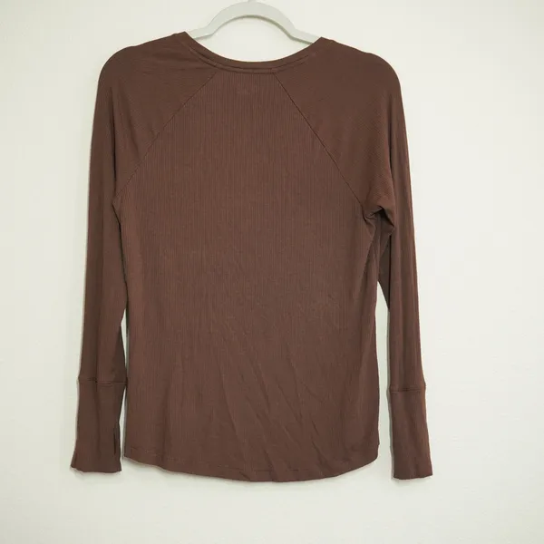 OFFLINE‎ by Aerie Brown Ribbed Long Sleeve Thumbhole Top Small Raglan Crew Neck - Image 7