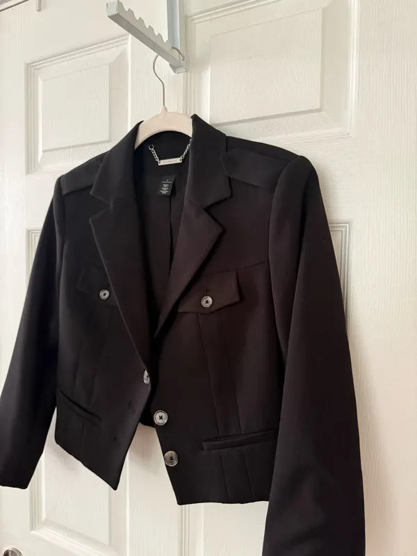 White House Black Market Cropped Black Blazer - Image 5