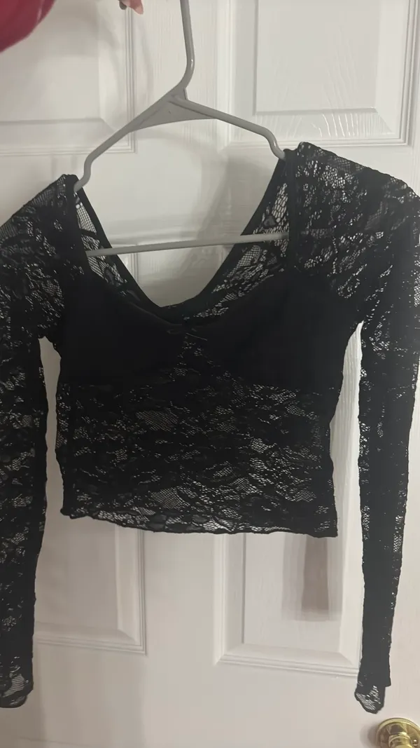 Black Lace Long Sleeve Edikted Top - Image 2