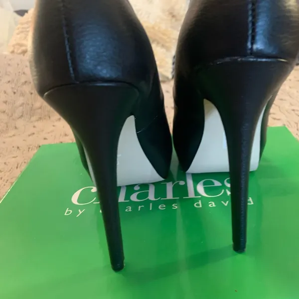 Charles David Rockstar 11 Black Heels - Image 5