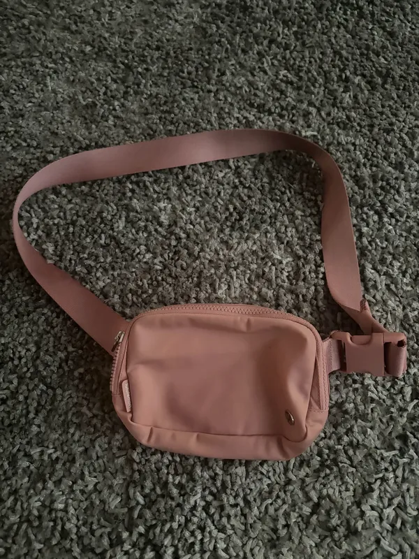 Lululemon Belt Bag Everywhere Dusty 1L Rose Pink - Image 2