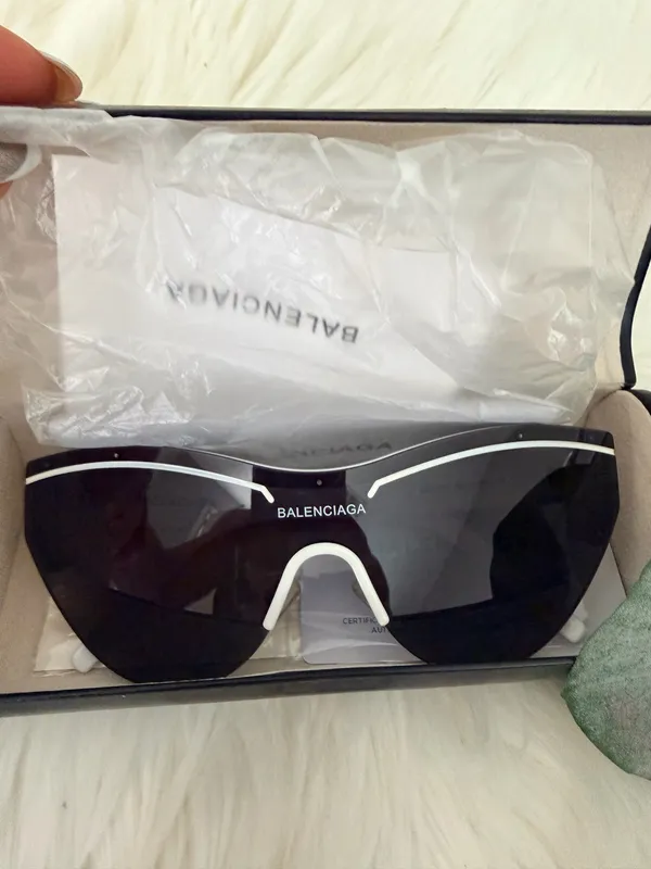 Balenciaga Shield Sunglasses in Black with White Accents - Image 7