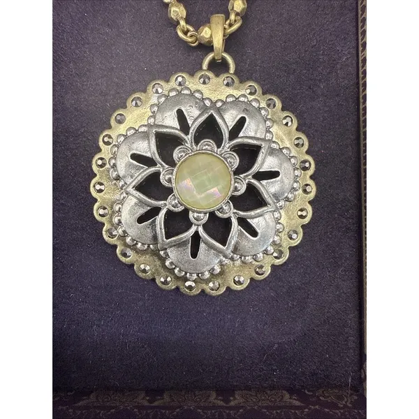 NIB Lucky Brand Mixed Metal Gold Tone Medallion Pendant Rhinestone Necklace - Image 3